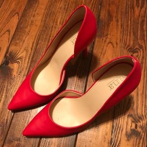Classic Red pumps